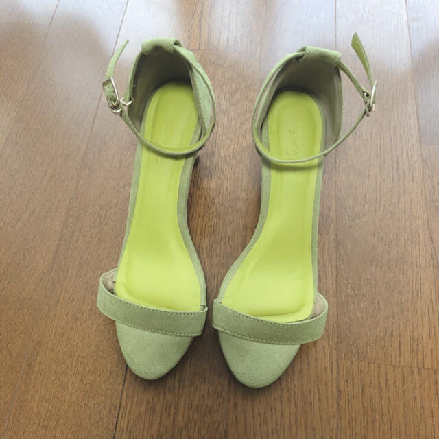 グリーン　ピスタチオカラー　サンダル　ミュール レディースの靴/シューズ(サンダル)の商品写真