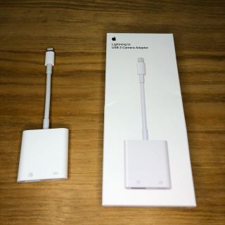 アップル(Apple)のApple カメラアダプタ　MKOW2AM/A(PC周辺機器)