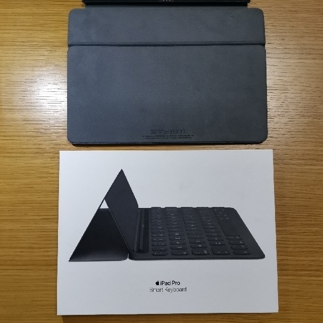 iPad(アイパッド)の専用です！【美品】iPad スマートキーボード mptl2j/a スマホ/家電/カメラのPC/タブレット(PC周辺機器)の商品写真