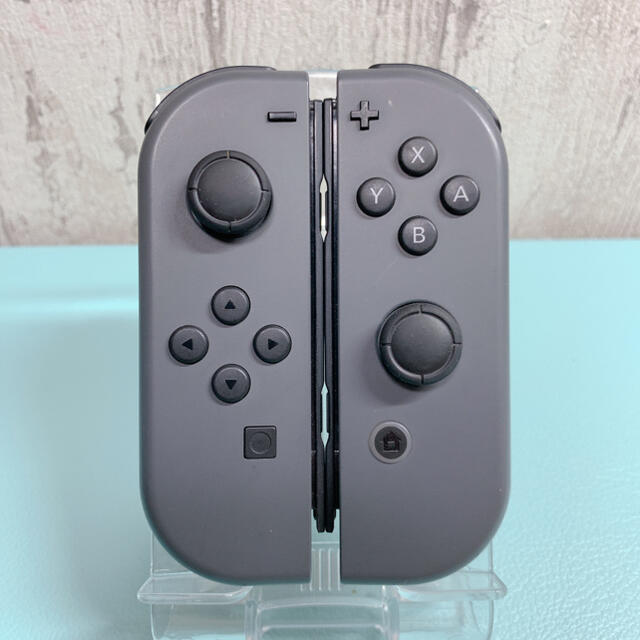 Nintendo Switch(ニンテンドースイッチ)の美品 人気カラー 廃盤グレー Switch 左右 ジョイコンJoy-Con エンタメ/ホビーのゲームソフト/ゲーム機本体(その他)の商品写真
