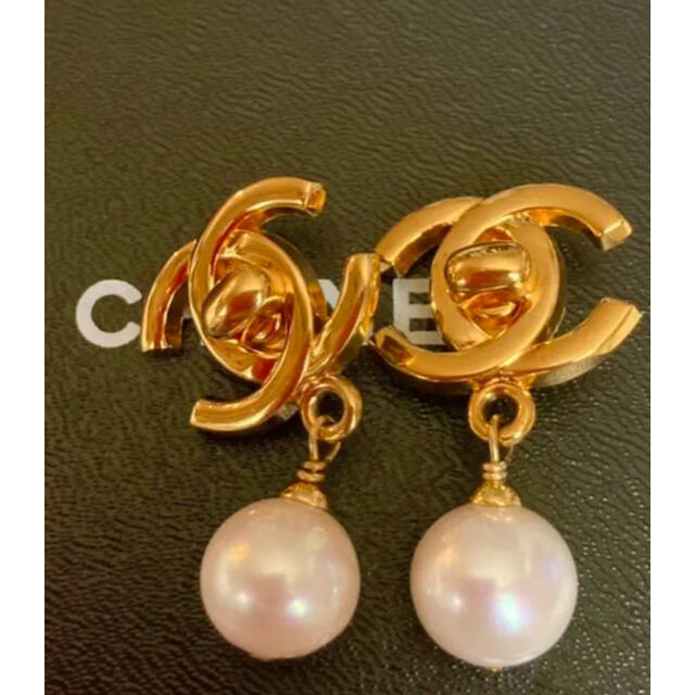 CHANEL(シャネル)のシャネル❤️ヴィンテージ  ターンロック❤️ドロップパール　イヤリング レディースのアクセサリー(イヤリング)の商品写真