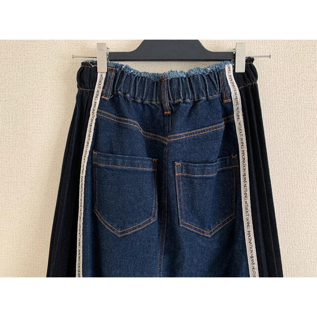 Ameri VINTAGE(アメリヴィンテージ)の値下☺︎AMERI❤︎ SIDE PLEATS DENIM SKIRT  アメリ レディースのスカート(ロングスカート)の商品写真