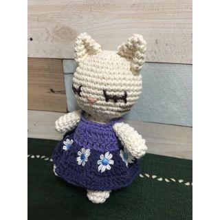 癒しのあみぐるみ　お花ワンピのねこちゃん　ハンドメイド(あみぐるみ)