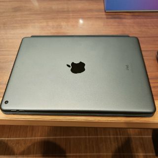 アイパッド(iPad)のiPad　第7世代　スペースグレイ　128GB(タブレット)