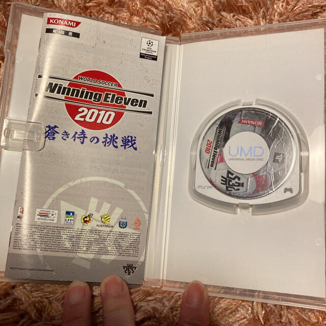 ワールドサッカー ウイニングイレブン 2010 蒼き侍の挑戦 PSP エンタメ/ホビーのゲームソフト/ゲーム機本体(携帯用ゲームソフト)の商品写真