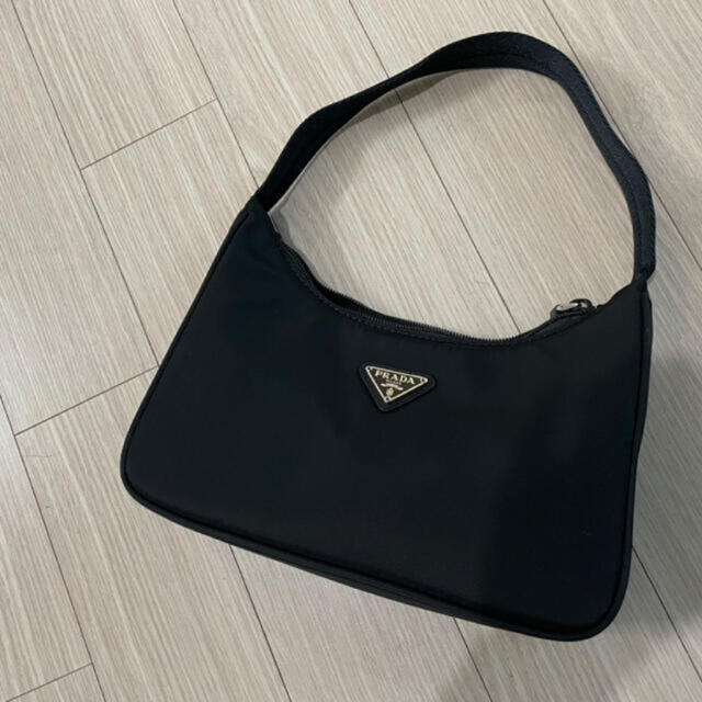 PRADA(プラダ)のPRADA HOBO バッグ ホーボーバッグ レディースのバッグ(ハンドバッグ)の商品写真