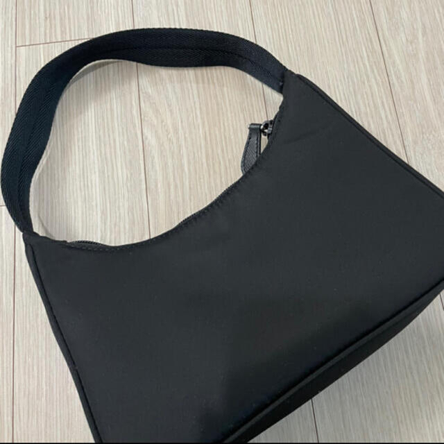 PRADA(プラダ)のPRADA HOBO バッグ ホーボーバッグ レディースのバッグ(ハンドバッグ)の商品写真