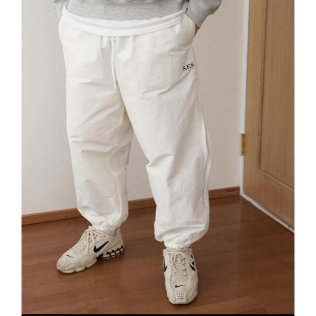 1LDK SELECT(ワンエルディーケーセレクト)のS.F.S track pants メンズのパンツ(その他)の商品写真