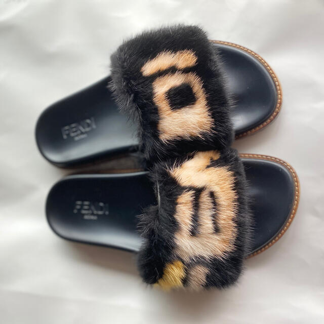 FENDI フェンディ Pony hair slippers 7D1436 ファー サンダル スリッポン ブラック サボ