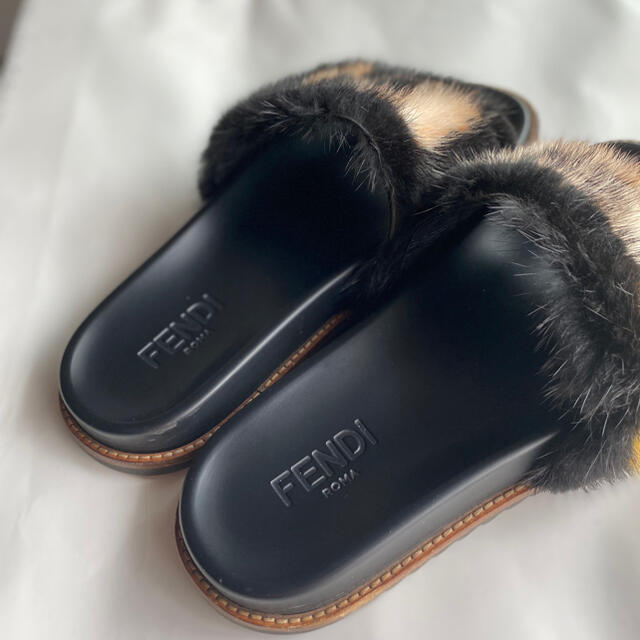 FENDI ファー サンダル メンズ