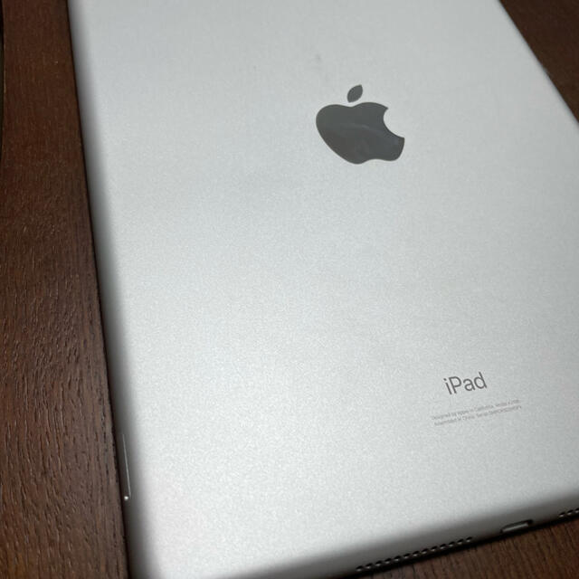 iPad SIMフリー 10.2インチ セルラーモデルの通販 by けいぞう's shop｜アイパッドならラクマ - iPad 第7世代 32GB 最安値挑戦