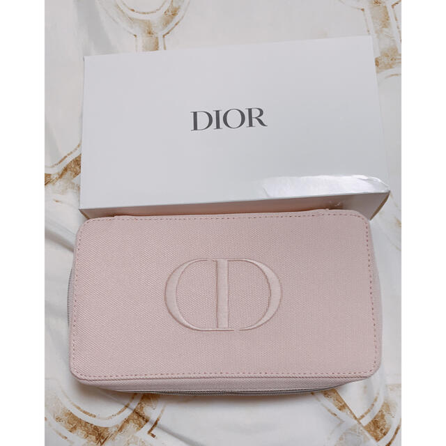 Dior(ディオール)のDior  ノベルティポーチ エンタメ/ホビーのコレクション(ノベルティグッズ)の商品写真