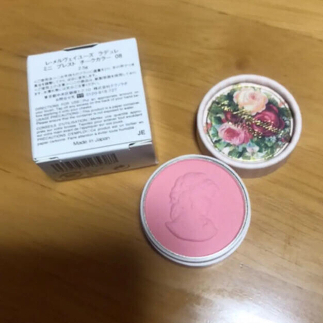 Les Merveilleuses LADUREE(レメルヴェイユーズラデュレ)の値下げしました‼️LADUREE ⭐️ ミニプレスト チークカラー 08 コスメ/美容のベースメイク/化粧品(チーク)の商品写真