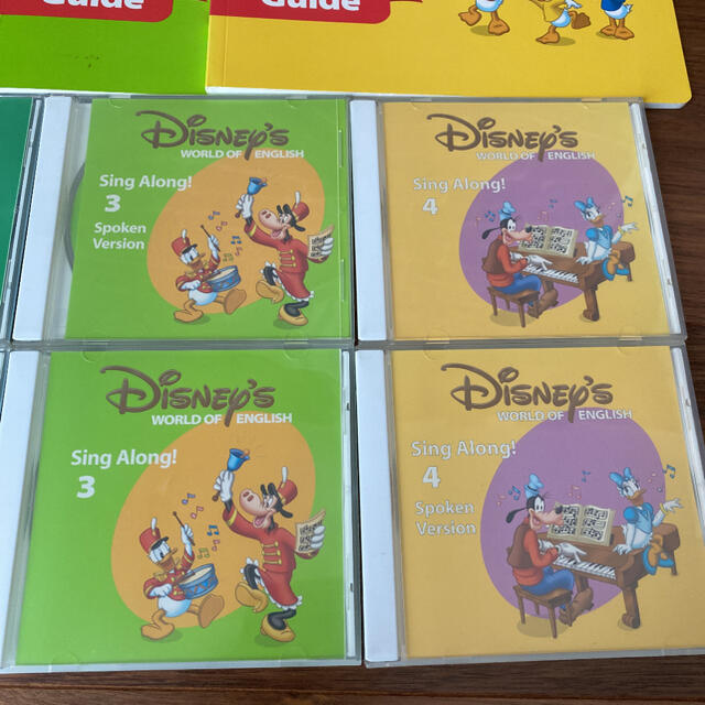 お歌CD】シングアロングCDと歌詞絵本 ディズニー英語 DWE お歌CD】シングアロングCDと歌詞絵本 ディズニー英語 DWE