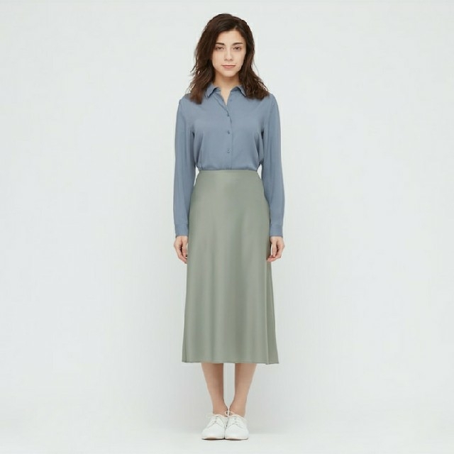 UNIQLO(ユニクロ)のサテンナローフレアスカート レディースのスカート(ロングスカート)の商品写真