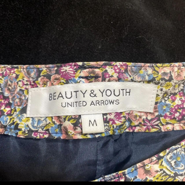 BEAUTY&YOUTH UNITED ARROWS(ビューティアンドユースユナイテッドアローズ)のビューティーアンドユース 花柄ショートパンツ レディースのパンツ(ショートパンツ)の商品写真