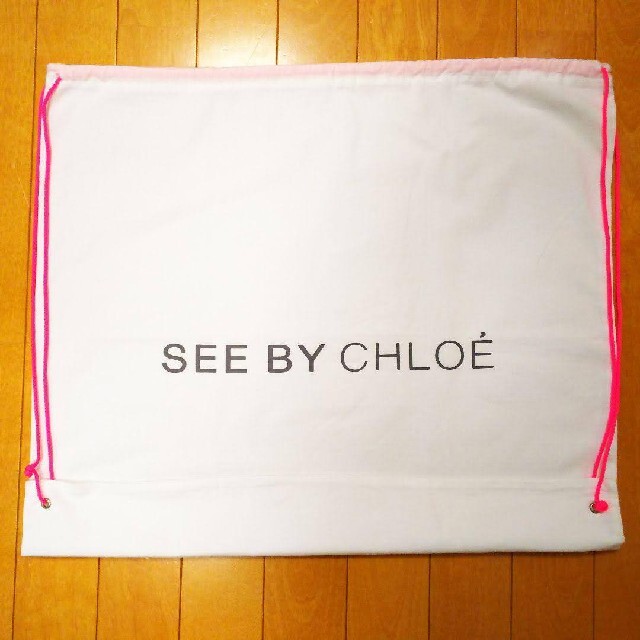 SEE BY CHLOE(シーバイクロエ)の「特大サイズ」 超美品 シーバイクロエ保存袋 53×54cm レディースのバッグ(ショップ袋)の商品写真