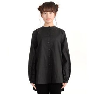 マリークワント(MARY QUANT)の新品　マリークワント　カットワークブラウス　黒(シャツ/ブラウス(長袖/七分))