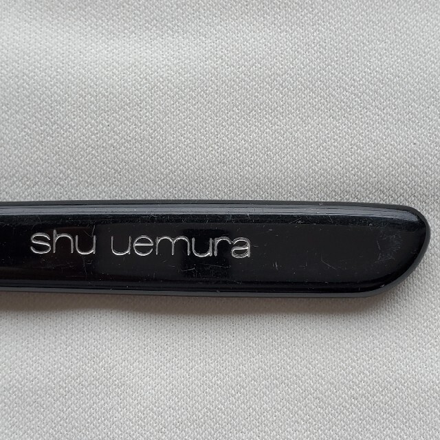 shu uemura(シュウウエムラ)のshu uemura眉トリマー日本製・アイブローブラシ・ノベルティ メイクポーチ コスメ/美容のメイク道具/ケアグッズ(ブラシ・チップ)の商品写真