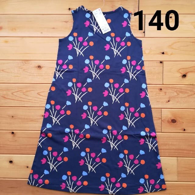 marimekko(マリメッコ)の140 marimekko　ユニクロ　日本未入荷　女の子　ワンピース キッズ/ベビー/マタニティのキッズ服女の子用(90cm~)(ワンピース)の商品写真