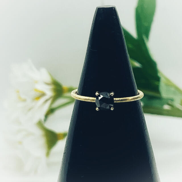 agete(アガット)の天然 ブラックダイヤモンド オーバルカット 一粒リング 指輪  レディースのアクセサリー(リング(指輪))の商品写真