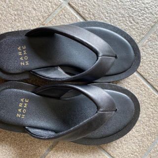 ザラホーム(ZARA HOME)のZARA HOME レザー フラットサンダル(サンダル)