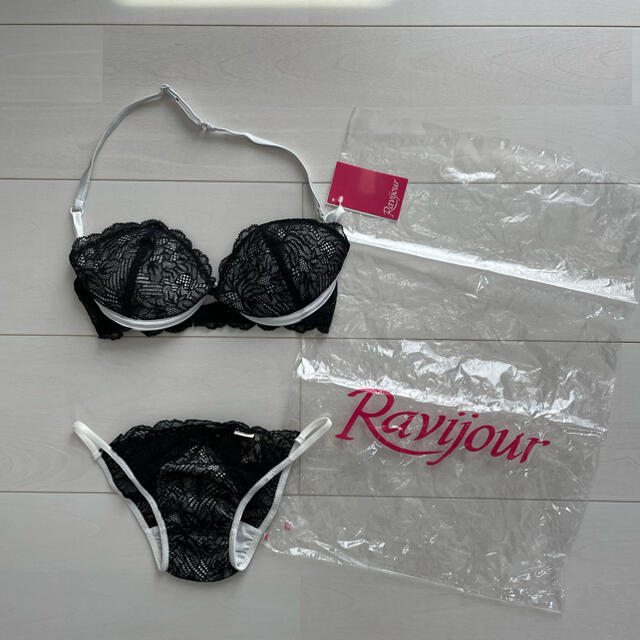 Ravijour(ラヴィジュール)の定価 ¥7,875 新品 ラヴィジュール 上下 セット 下着 ブラ ショーツ レディースの下着/アンダーウェア(ブラ&ショーツセット)の商品写真