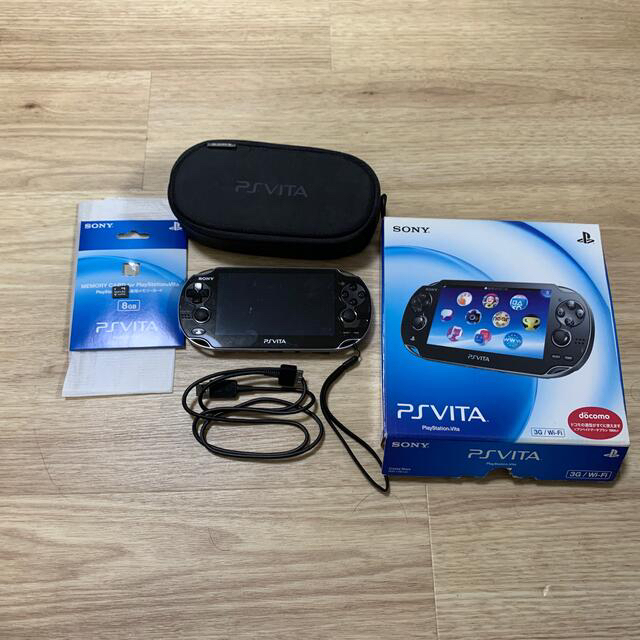 PSVITA PCH-1100 ブラック　メモリカード8GB付き