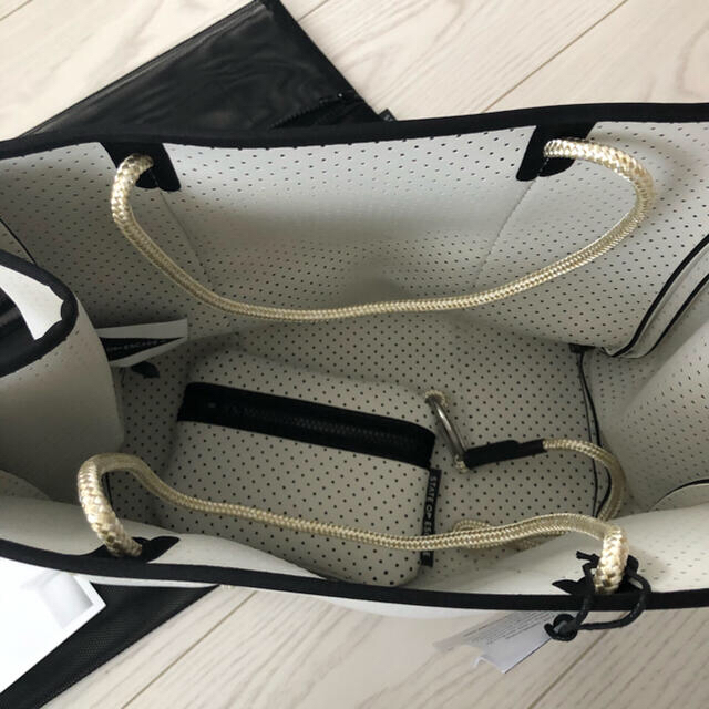 Ron Herman(ロンハーマン)の新品　ステートオブエスケープ　フライングソロ　アイボリー レディースのバッグ(トートバッグ)の商品写真