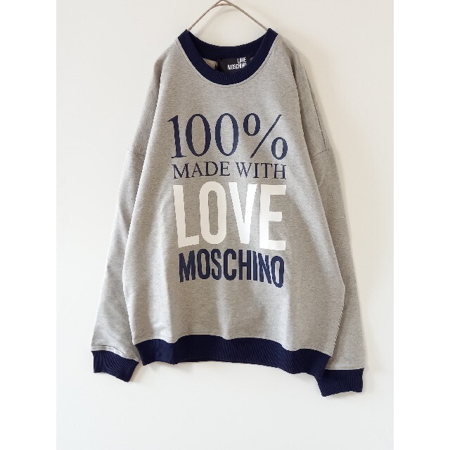 MOSCHINO(モスキーノ)のラブモスキーノ　スウェット　トレーナー　オーバーサイズ レディースのトップス(トレーナー/スウェット)の商品写真