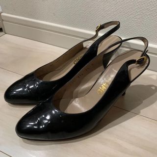 サルヴァトーレフェラガモ(Salvatore Ferragamo)のエナメルパンプス 黒 7 1/2 D(ハイヒール/パンプス)