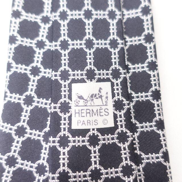 Hermes(エルメス)のHermès　シルクネクタイ　メンズ　ブラック/鎖柄 メンズのファッション小物(ネクタイ)の商品写真