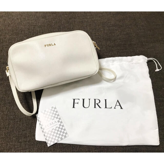 Furla(フルラ)の【FURLA】ダブルファスナーショルダーバッグ　ホワイト レディースのバッグ(ショルダーバッグ)の商品写真