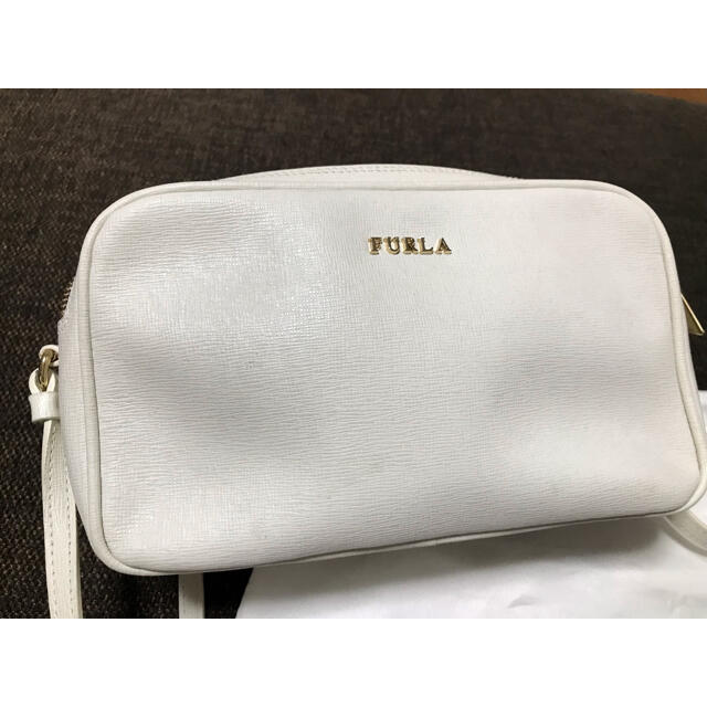 Furla(フルラ)の【FURLA】ダブルファスナーショルダーバッグ　ホワイト レディースのバッグ(ショルダーバッグ)の商品写真