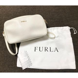 フルラ(Furla)の【FURLA】ダブルファスナーショルダーバッグ　ホワイト(ショルダーバッグ)