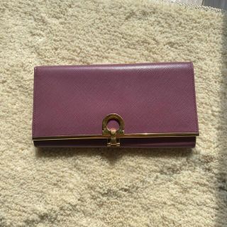 サルヴァトーレフェラガモ(Salvatore Ferragamo)のお値引きしました！　フェラガモ　長財布(財布)