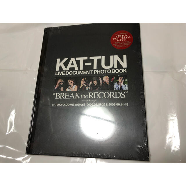 KAT-TUN(カトゥーン)のＫＡＴ－ＴＵＮ　ｌｉｖｅ　ｄｏｃｕｍｅｎｔ　ｐｈｏｔｏ　ｂｏｏｋ“ｂｒｅａｋ　ｔ エンタメ/ホビーの本(アート/エンタメ)の商品写真