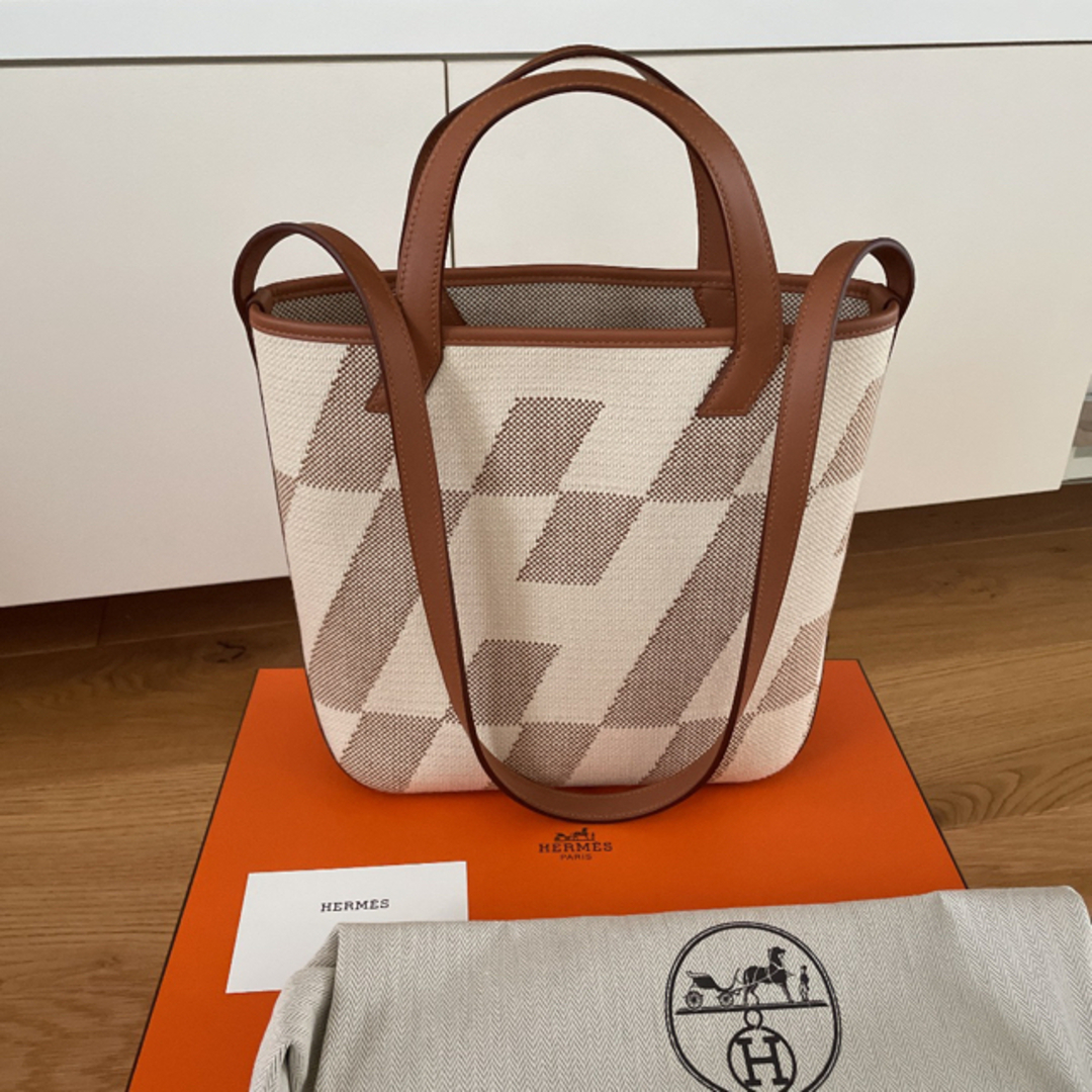 Hermes(エルメス)のエルメス　Ｈ　アンビエ　PM ゴールド レディースのバッグ(トートバッグ)の商品写真