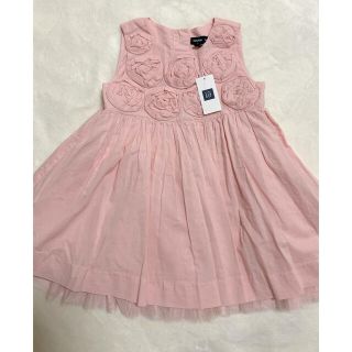 ベビーギャップ(babyGAP)の【新品未使用】babyGAP ベビーギャップ バラモチーフワンピース サイズ80(ワンピース)