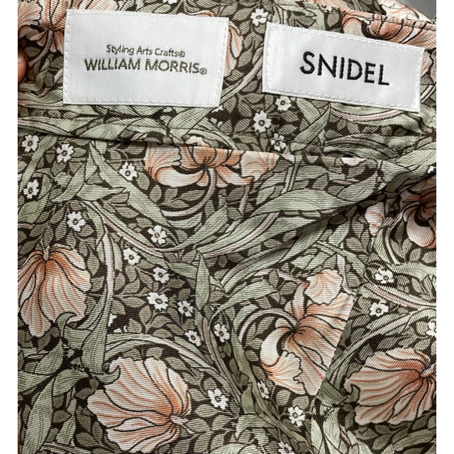 SNIDEL(スナイデル)のSNIDEL×WilliammorrisナロープリントワンピースBRW サイズ1 レディースのワンピース(ロングワンピース/マキシワンピース)の商品写真