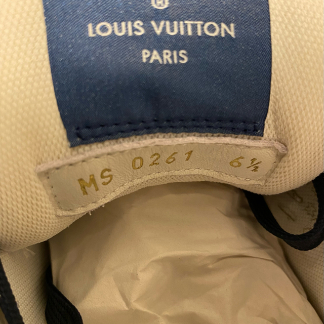 LOUIS VUITTON(ルイヴィトン)のルイヴィトン LV トレイナーラインスニーカー テンポラリー・レジデンシー限定 メンズの靴/シューズ(スニーカー)の商品写真