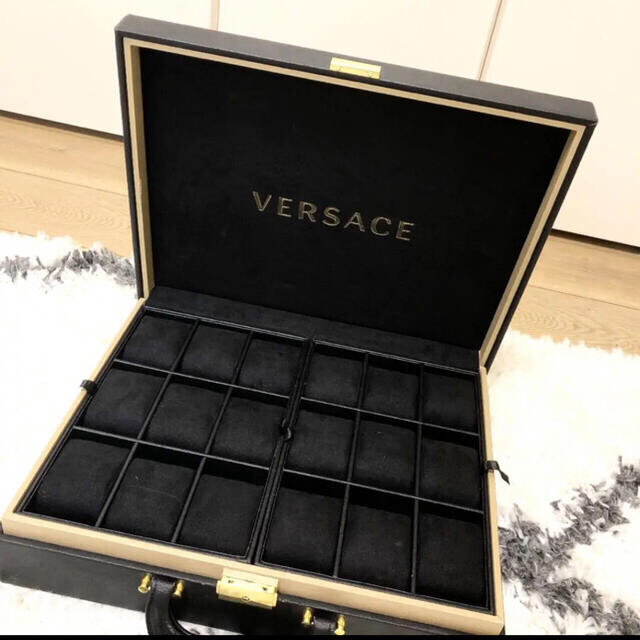 VERSACE(ヴェルサーチ)のヴェルサーチ　時計収納ケース インテリア/住まい/日用品の収納家具(ケース/ボックス)の商品写真