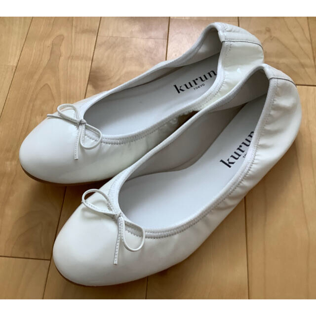 repetto(レペット)のクルントウキョウ kuruntokyo エナメルバレエシューズ 26センチ レディースの靴/シューズ(バレエシューズ)の商品写真