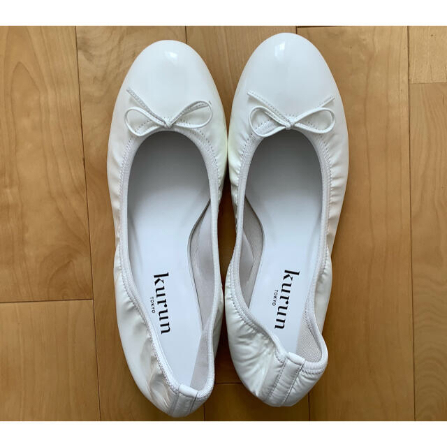 repetto(レペット)のクルントウキョウ kuruntokyo エナメルバレエシューズ 26センチ レディースの靴/シューズ(バレエシューズ)の商品写真