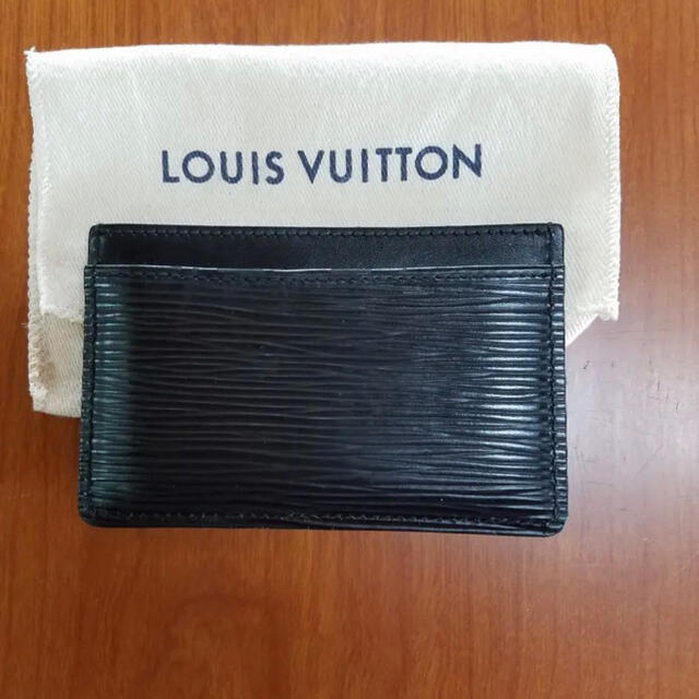 LOUIS VUITTON(ルイヴィトン)のLOUIS VUITTON ルイヴィトン　エピ　パスケース　カードケース メンズのファッション小物(名刺入れ/定期入れ)の商品写真