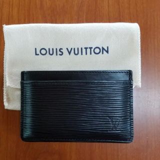 ルイヴィトン(LOUIS VUITTON)のLOUIS VUITTON ルイヴィトン　エピ　パスケース　カードケース(名刺入れ/定期入れ)