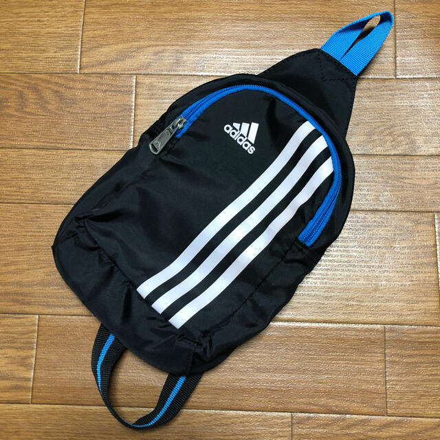 adidas(アディダス)のアディダス 子供用リュック シングルストラップ キッズ/ベビー/マタニティのこども用バッグ(リュックサック)の商品写真