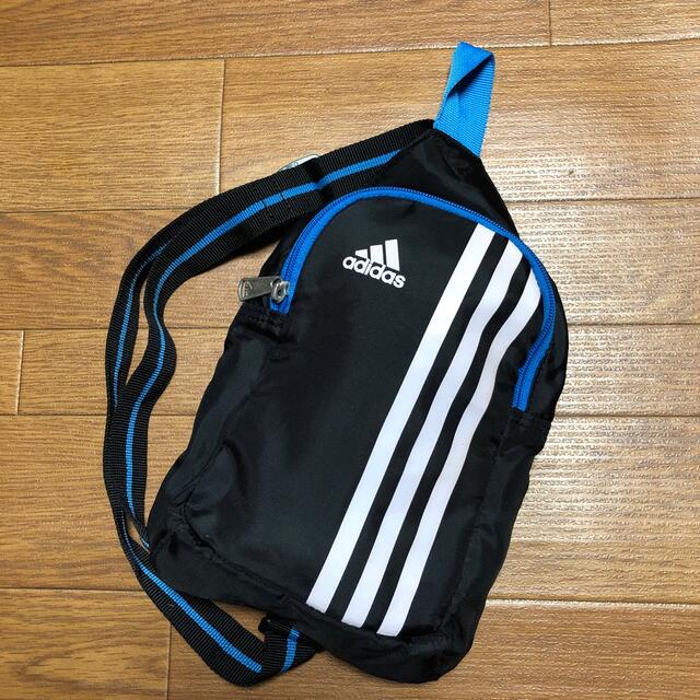 adidas(アディダス)のアディダス 子供用リュック シングルストラップ キッズ/ベビー/マタニティのこども用バッグ(リュックサック)の商品写真