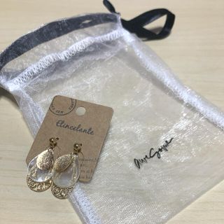 新品未使用　ピアス　ゴールド　アクセサリー　(ピアス)