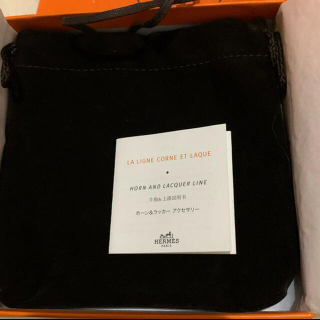 未使用HERMÈS 艶バァッァローホーン淡ピンク xフラッグHロゴ入りネックレス